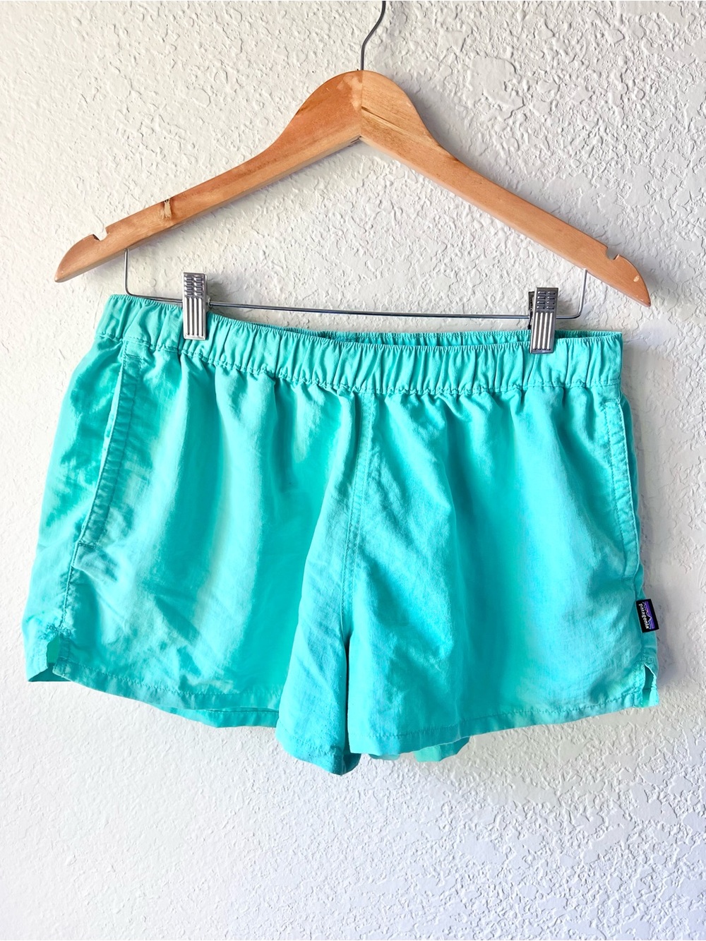 Patagonia Aqua Barely Baggie Shorts Sz L